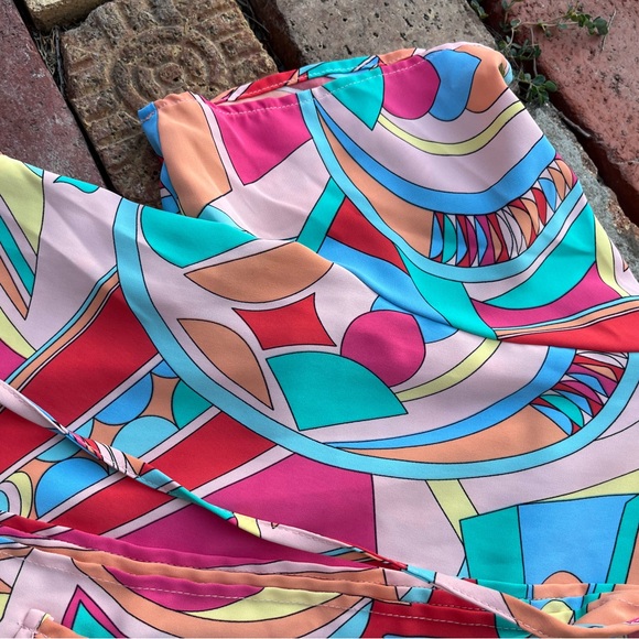 Colorful dress - Picture 3 of 4